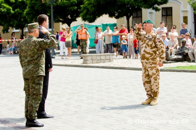 Privítanie príslušníkov ISAF v Topoľčanoch