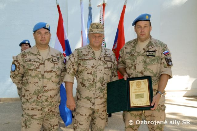 Generál Bulík navštívil jednotku SLOVCON na Cypre