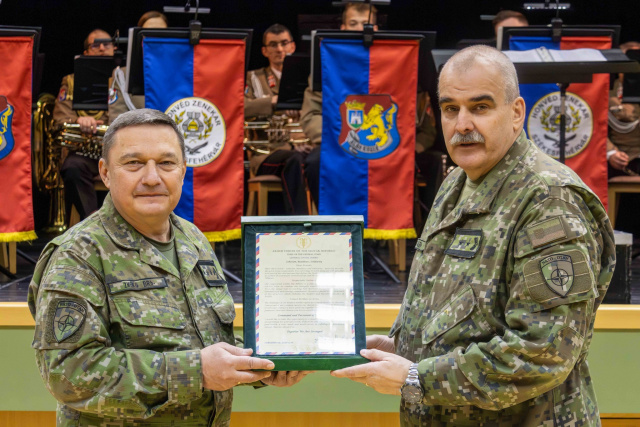 Náčelník Generálneho štábu sa rozlúčil s mnohonárodným veliteľstvom v Székesfehérvári