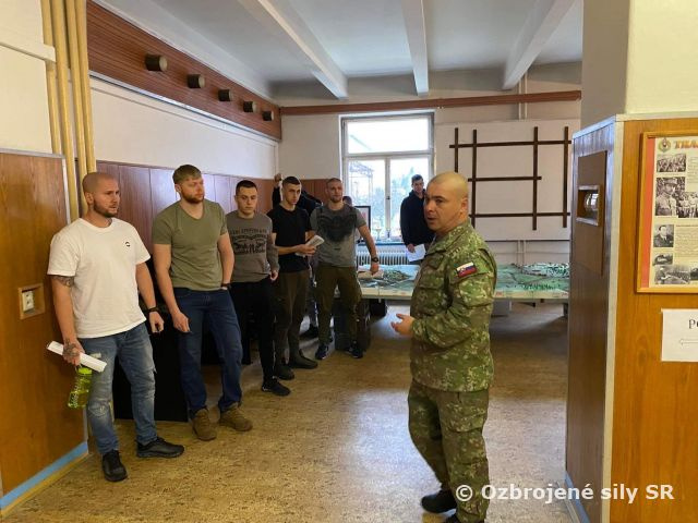 Začatie základného vojenského výcviku v Martine 