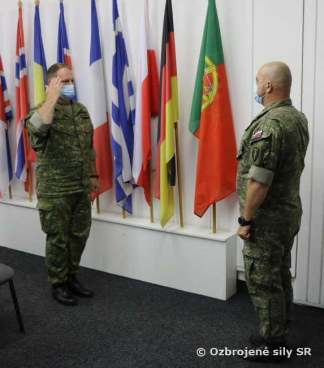 Príslušníci Veliteľstva pozemných síl si pripomenuli 77. výročie SNP a 29. výročie prijatia Ústavy SR. 