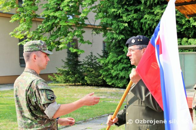Slávnostný ceremoniál odovzdania funkcie veliteľa Práporu podpory velenia