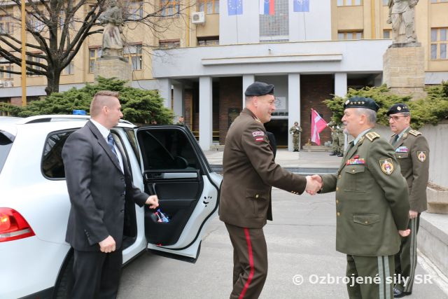 Lotyšský náčelník Generálneho štábu navštívil veliteľstvo pozemných síl